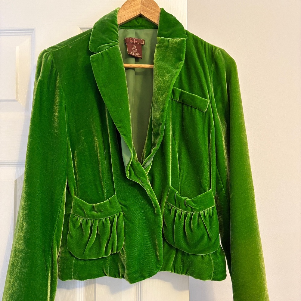 VELVET JACKET IN EMERALD GREEN.  SIZE MEDIUM.